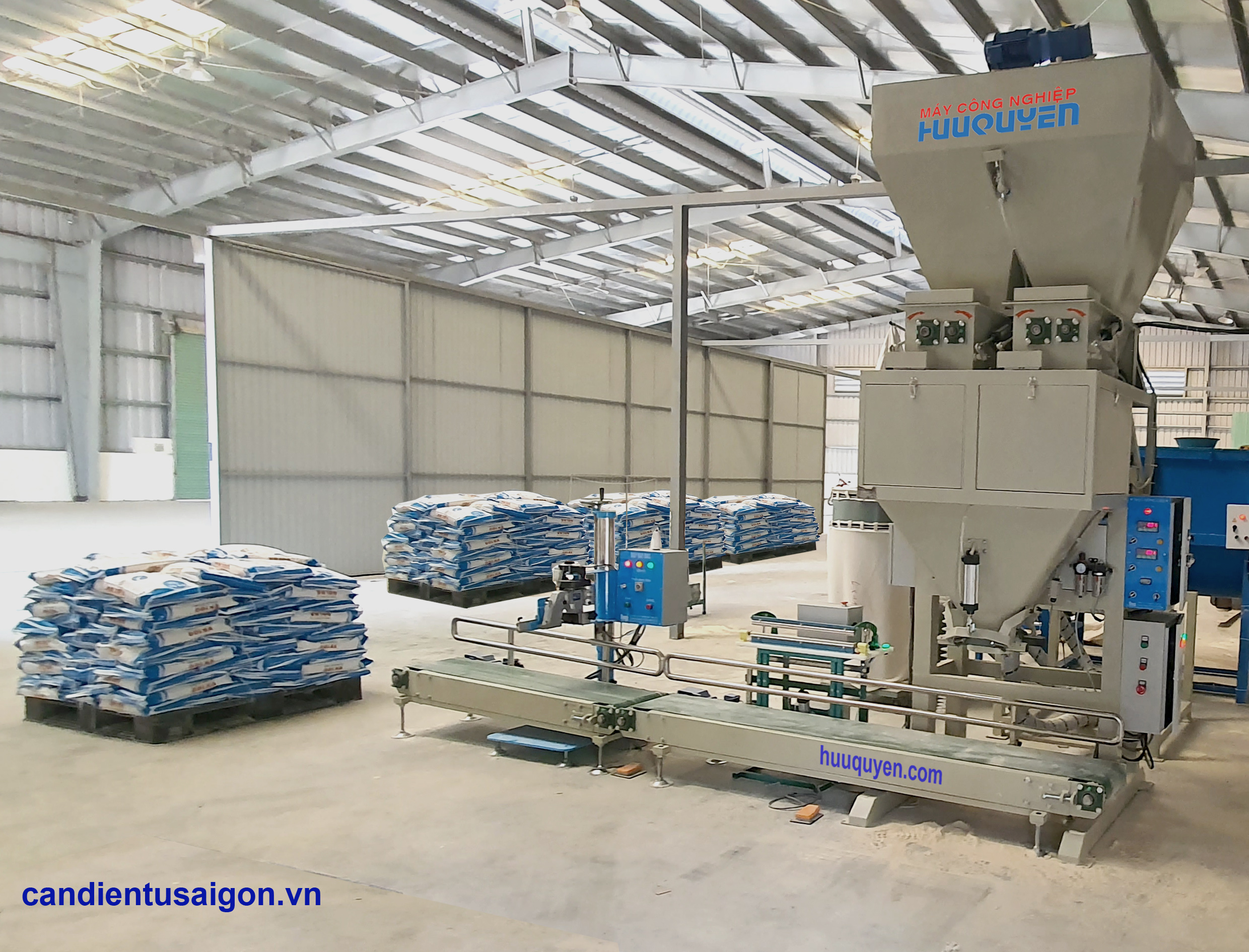 Máy cân đóng bao tự động 10-25kg dùng cho bột khoáng sản, bột cao lanh